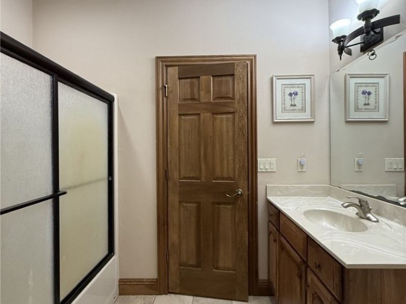 12727 GAR Highway, Unit B, Chardon, OH 44024 Photo 10