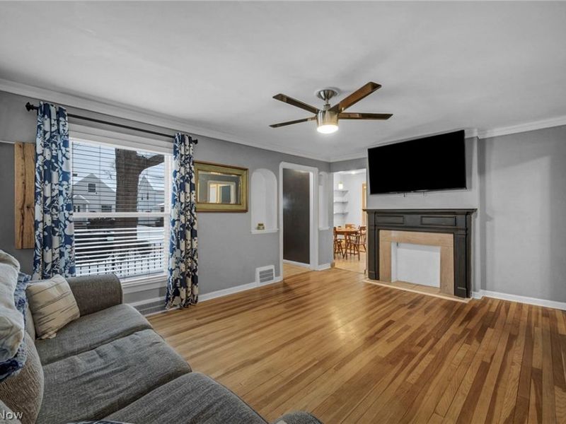 13825 Courtland Avenue, Cleveland, OH 44111 Photo 8