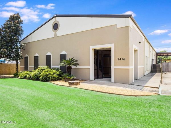 1416 S Hugh Wallis Road , Lafayette, LA 70508