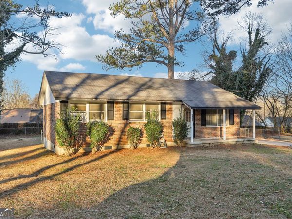 605 Robert E Lee Parkway, Jonesboro, GA 30238