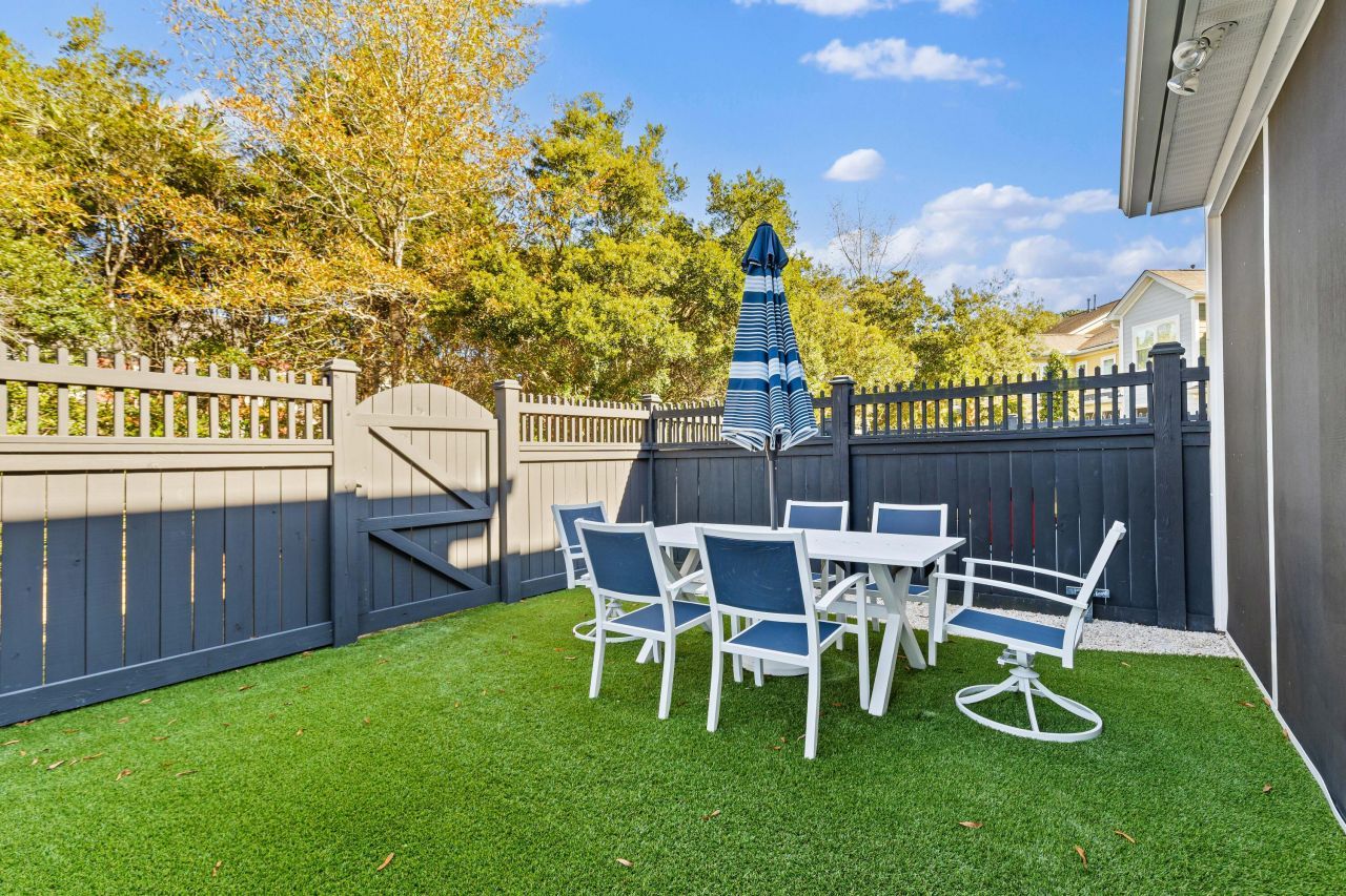 2061 Kings Gate Lane Photo 29