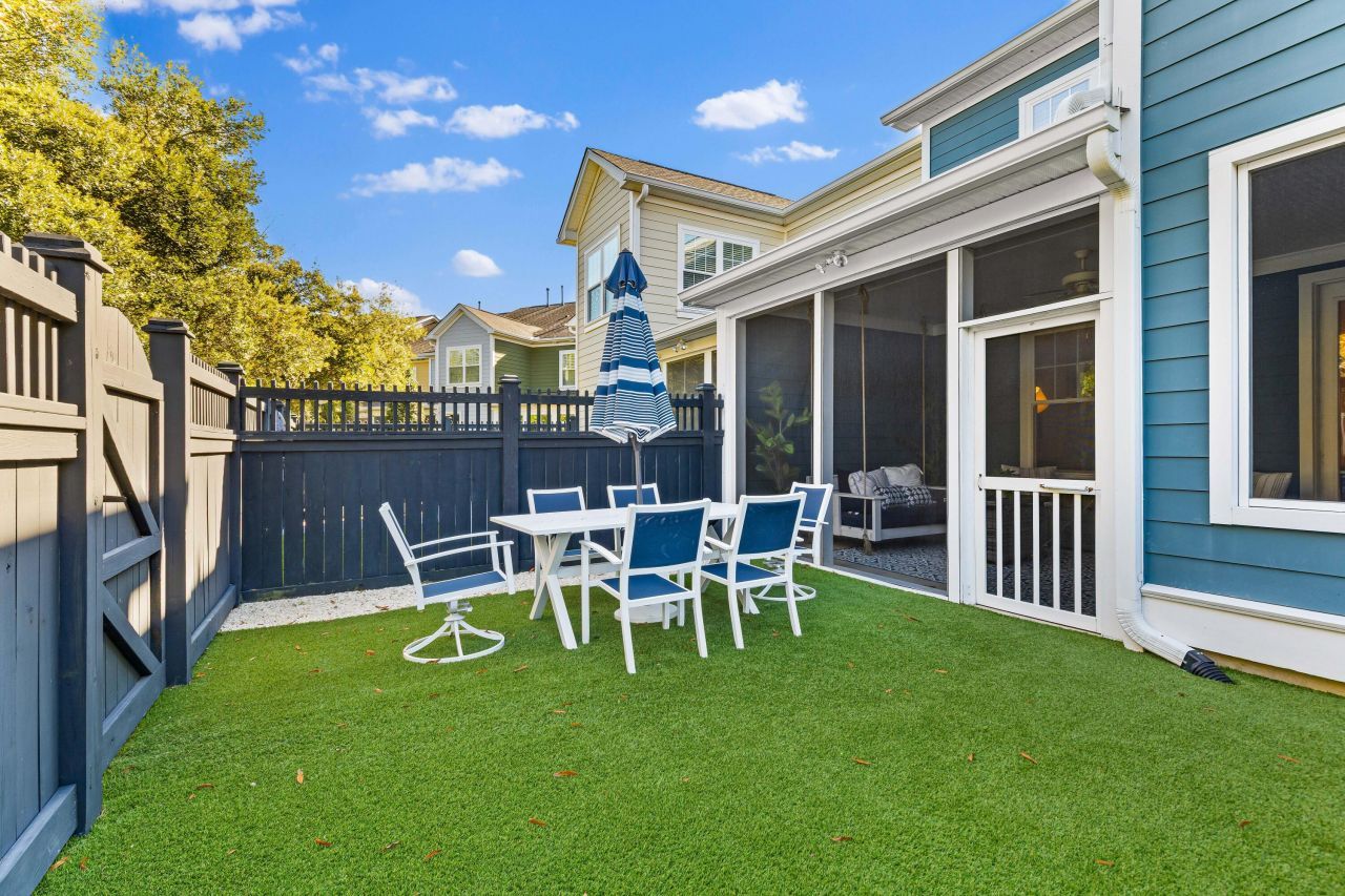 2061 Kings Gate Lane Photo 30