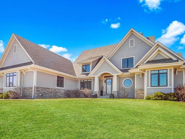 13675 N Legacy Hills DRIVE, Mequon, WI 53097