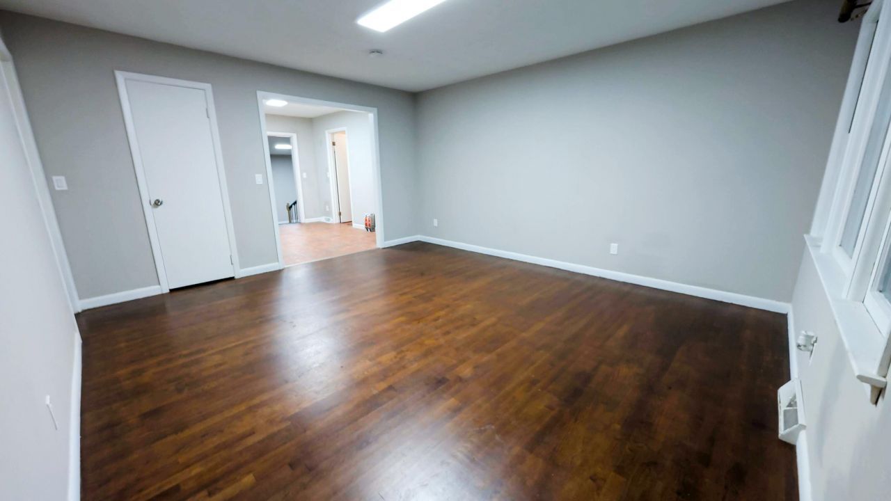 10574 Dorchester Road Photo 4