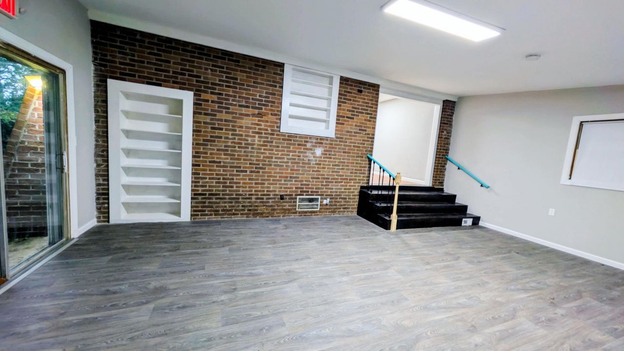10574 Dorchester Road Photo 6
