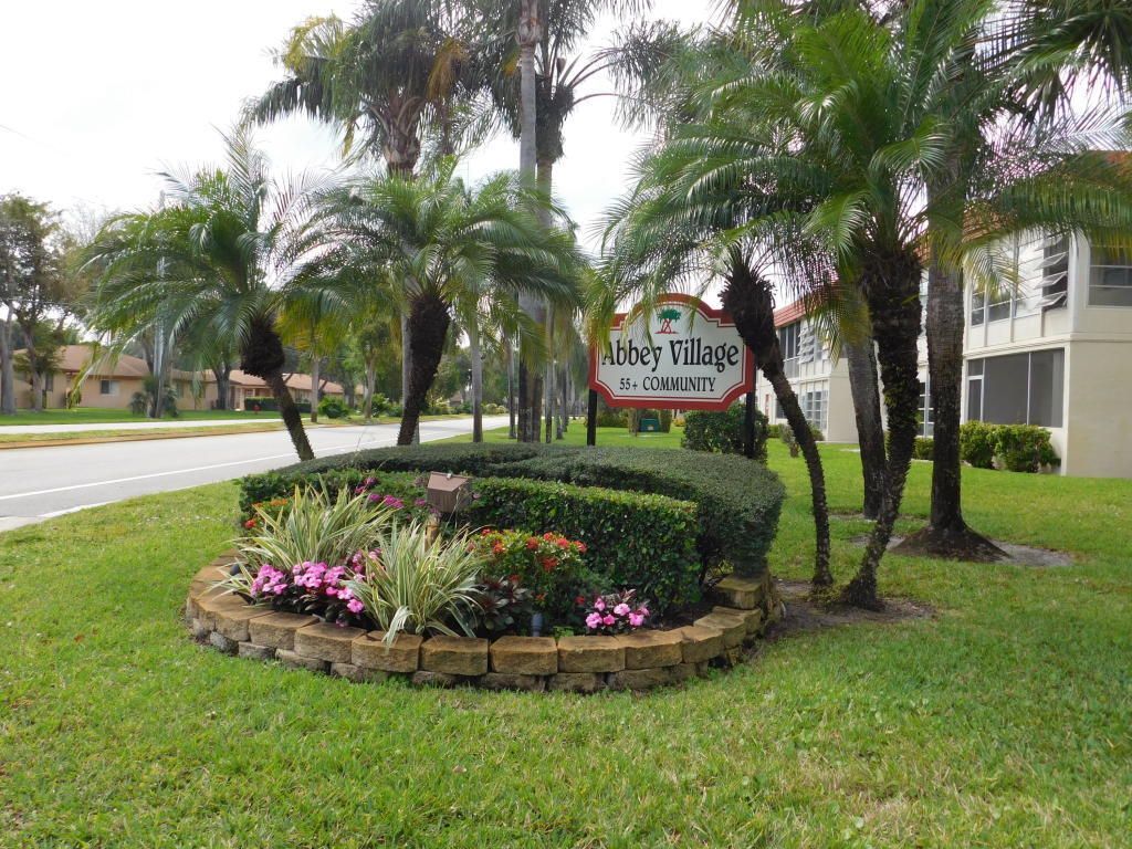 15 Willowbrook Lane, Unit 104, Delray Beach, FL 33446 Main Photo