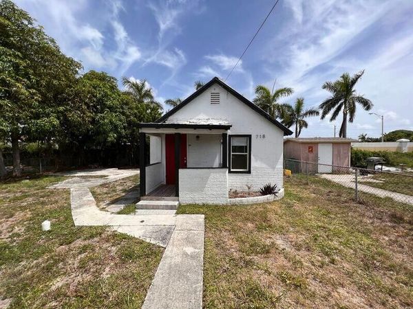 718 W 7th Street, Unit 2, Riviera Beach, FL 33404