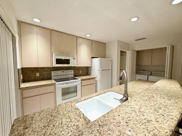 304 Sun Terrace Court, Palm Beach Gardens, FL 33403