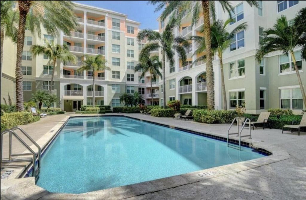 802 W Windward Way, Unit 216, Lantana, FL 33462 Photo