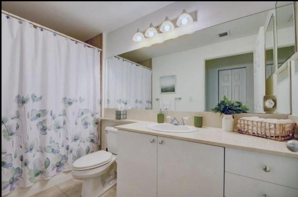 802 W Windward Way, Unit 216, Lantana, FL 33462 Photo