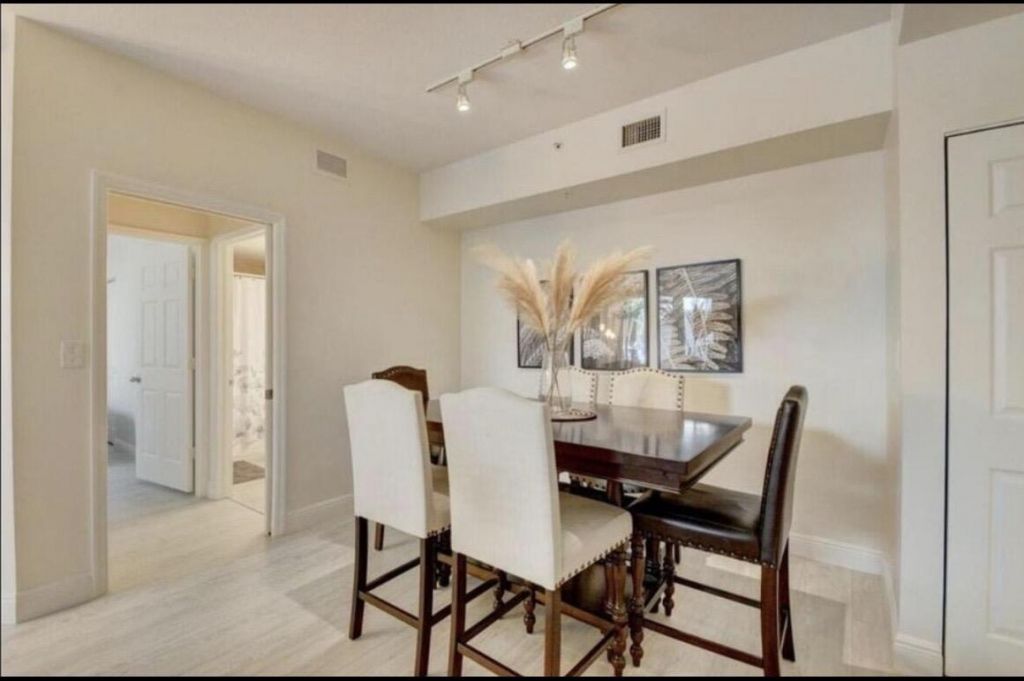 802 W Windward Way, Unit 216, Lantana, FL 33462 Photo