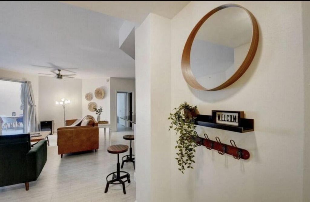 802 W Windward Way, Unit 216, Lantana, FL 33462 Photo