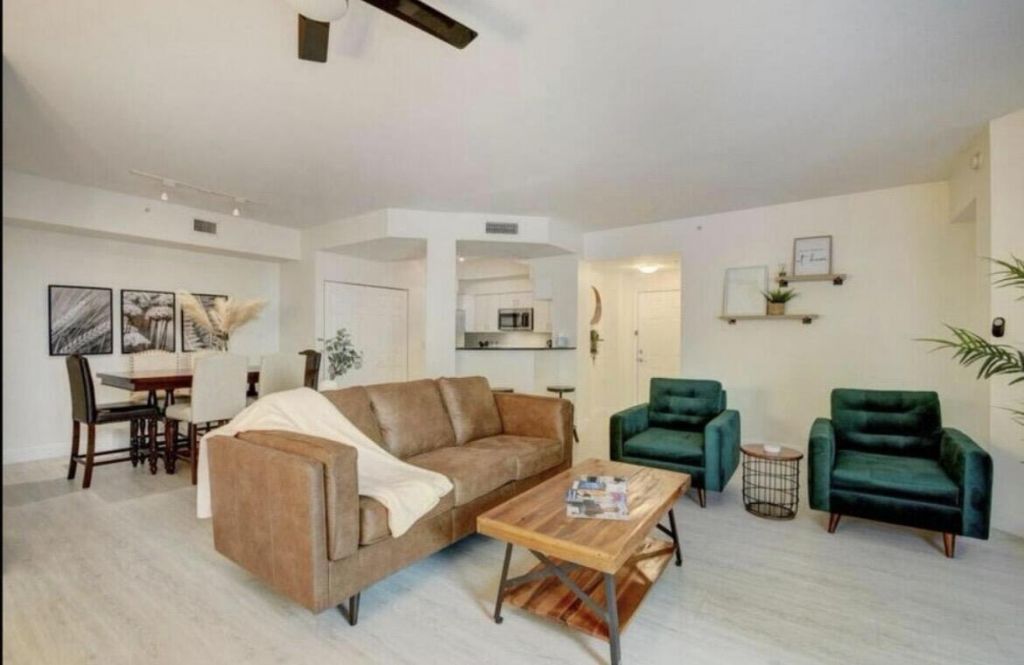802 W Windward Way, Unit 216, Lantana, FL 33462 Photo