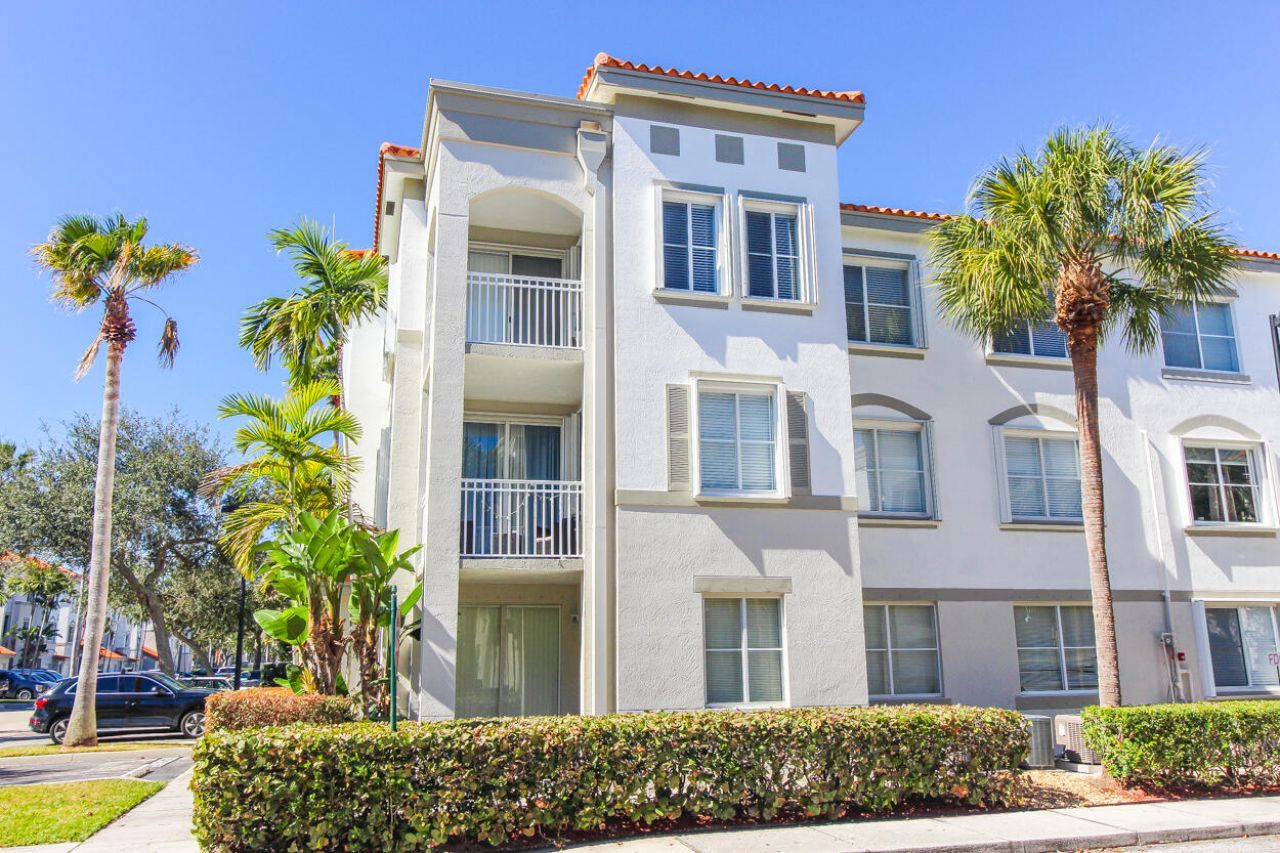 11025 Legacy Boulevard, Unit 302, Palm Beach Gardens, FL 33410 Photo