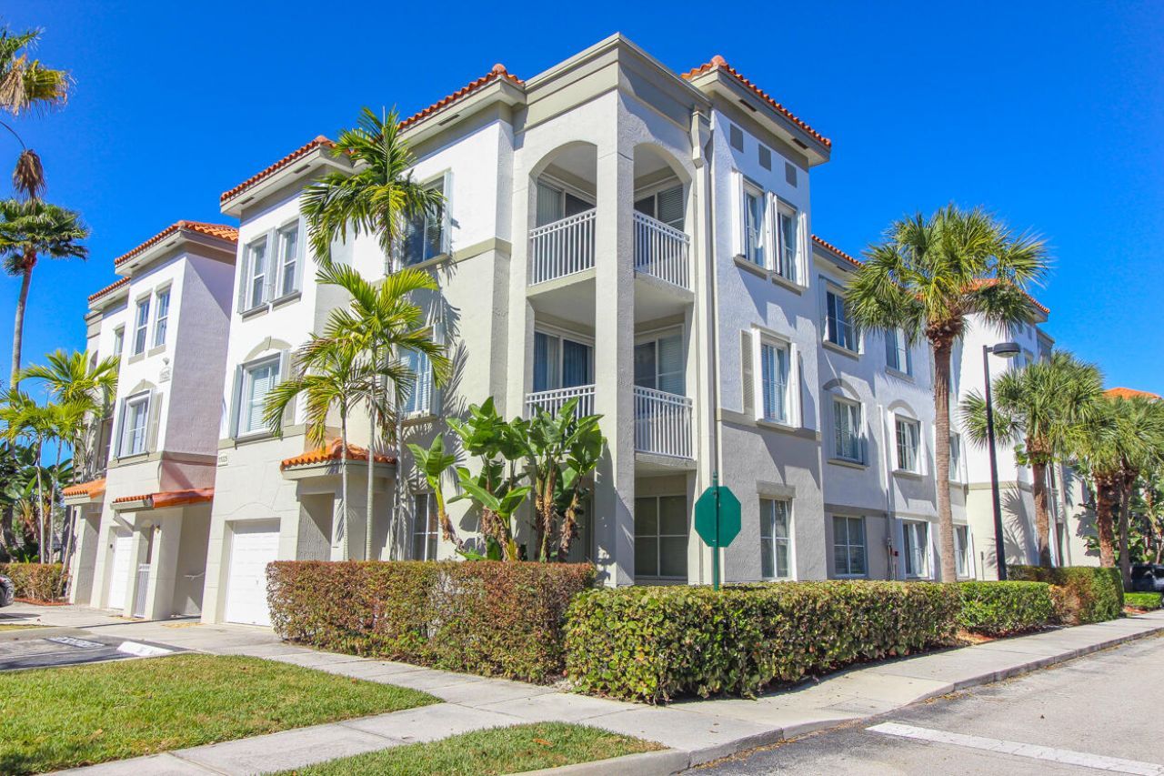 11025 Legacy Boulevard, Unit 302, Palm Beach Gardens, FL 33410 Photo