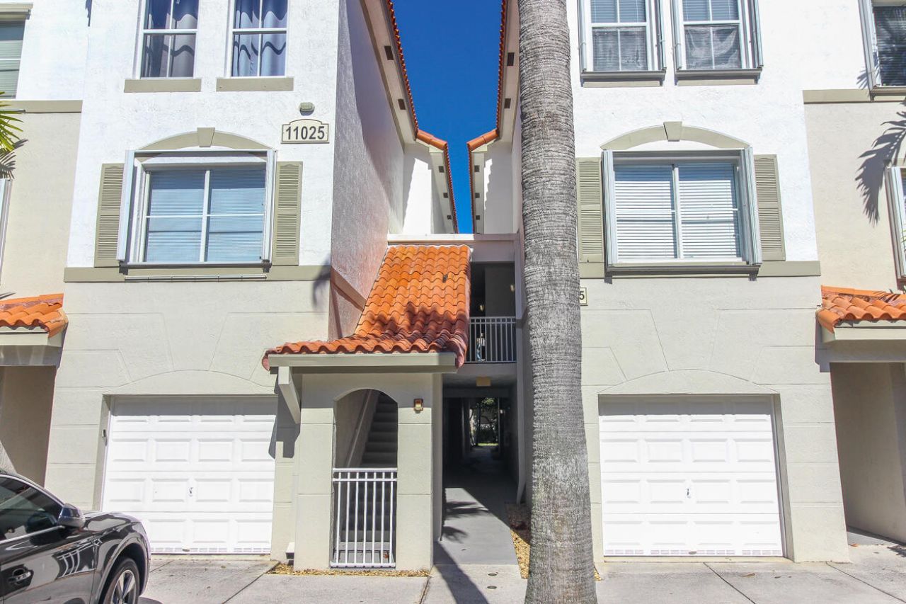 11025 Legacy Boulevard, Unit 302, Palm Beach Gardens, FL 33410 Photo