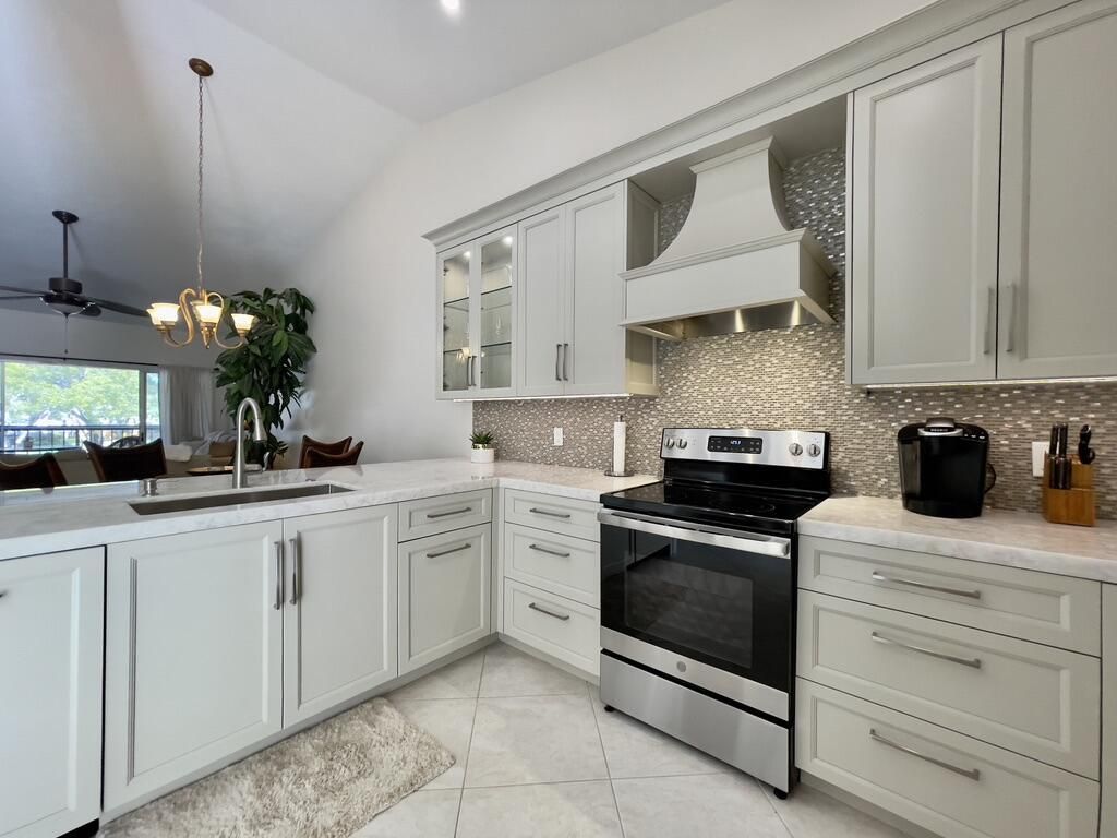 202 Cypress Point Drive, Unit 202, Palm Beach Gardens, FL 33418 Photo