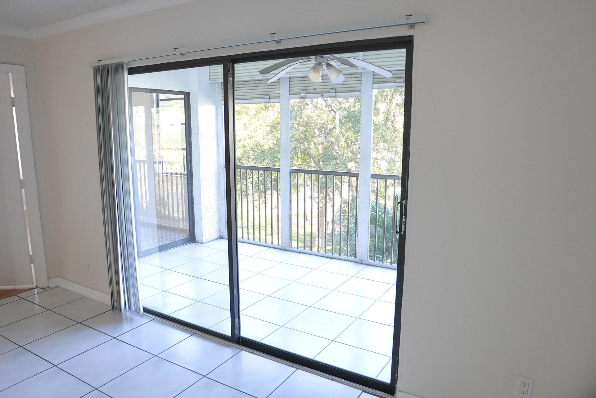 2112 S Cypress Bend Drive, Unit 404, Pompano Beach, FL 33069 Photo