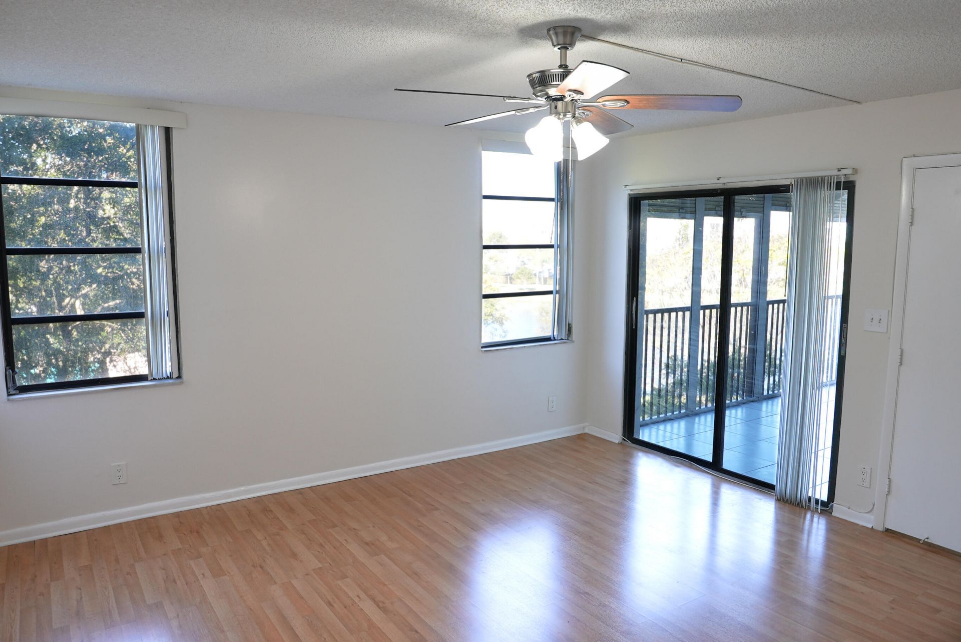 2112 S Cypress Bend Drive, Unit 404, Pompano Beach, FL 33069 Photo