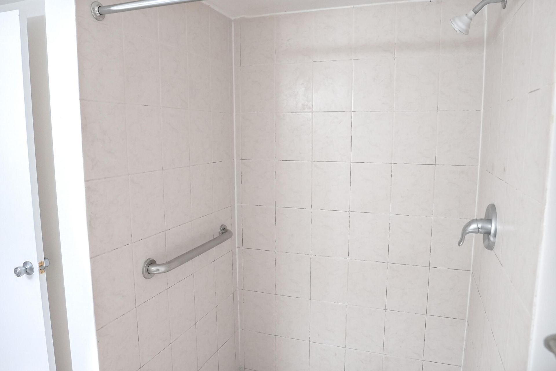 2112 S Cypress Bend Drive, Unit 404, Pompano Beach, FL 33069 Photo