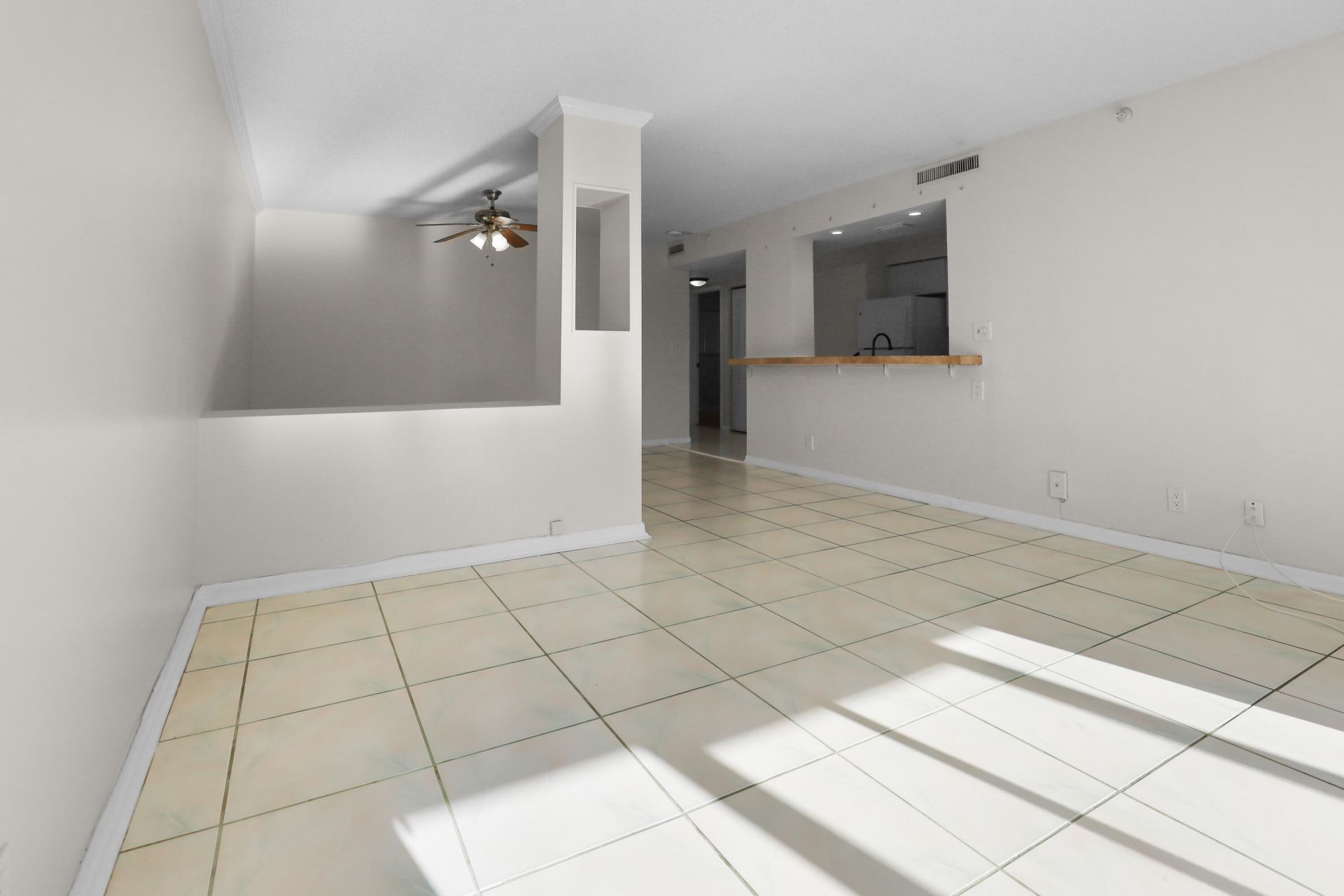 2112 S Cypress Bend Drive, Unit 404, Pompano Beach, FL 33069 Photo