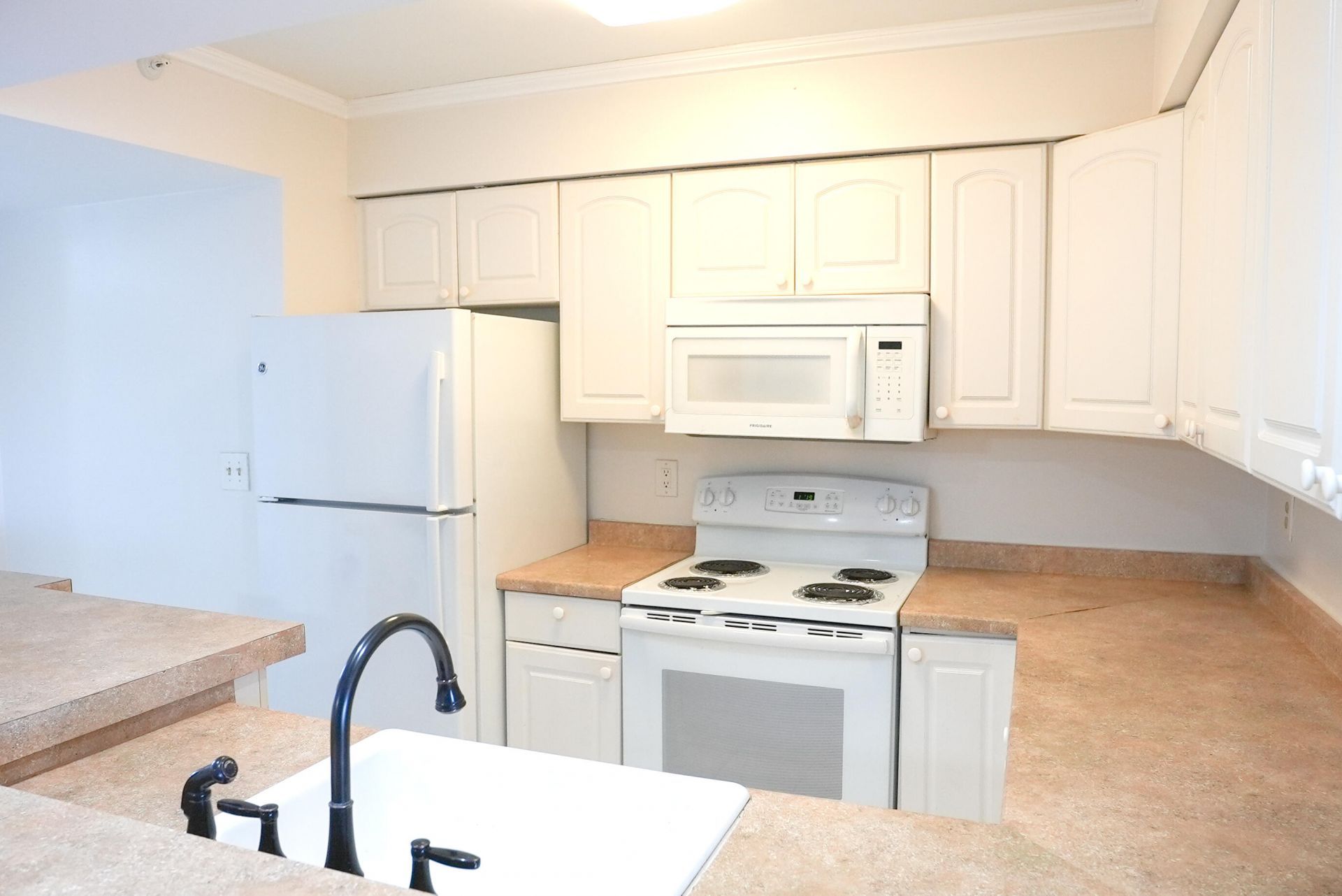 2112 S Cypress Bend Drive, Unit 404, Pompano Beach, FL 33069 Photo