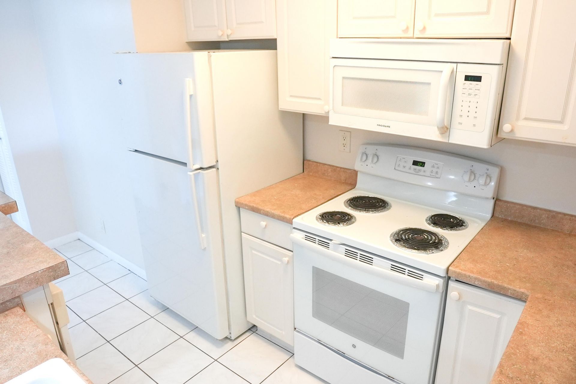 2112 S Cypress Bend Drive, Unit 404, Pompano Beach, FL 33069 Photo