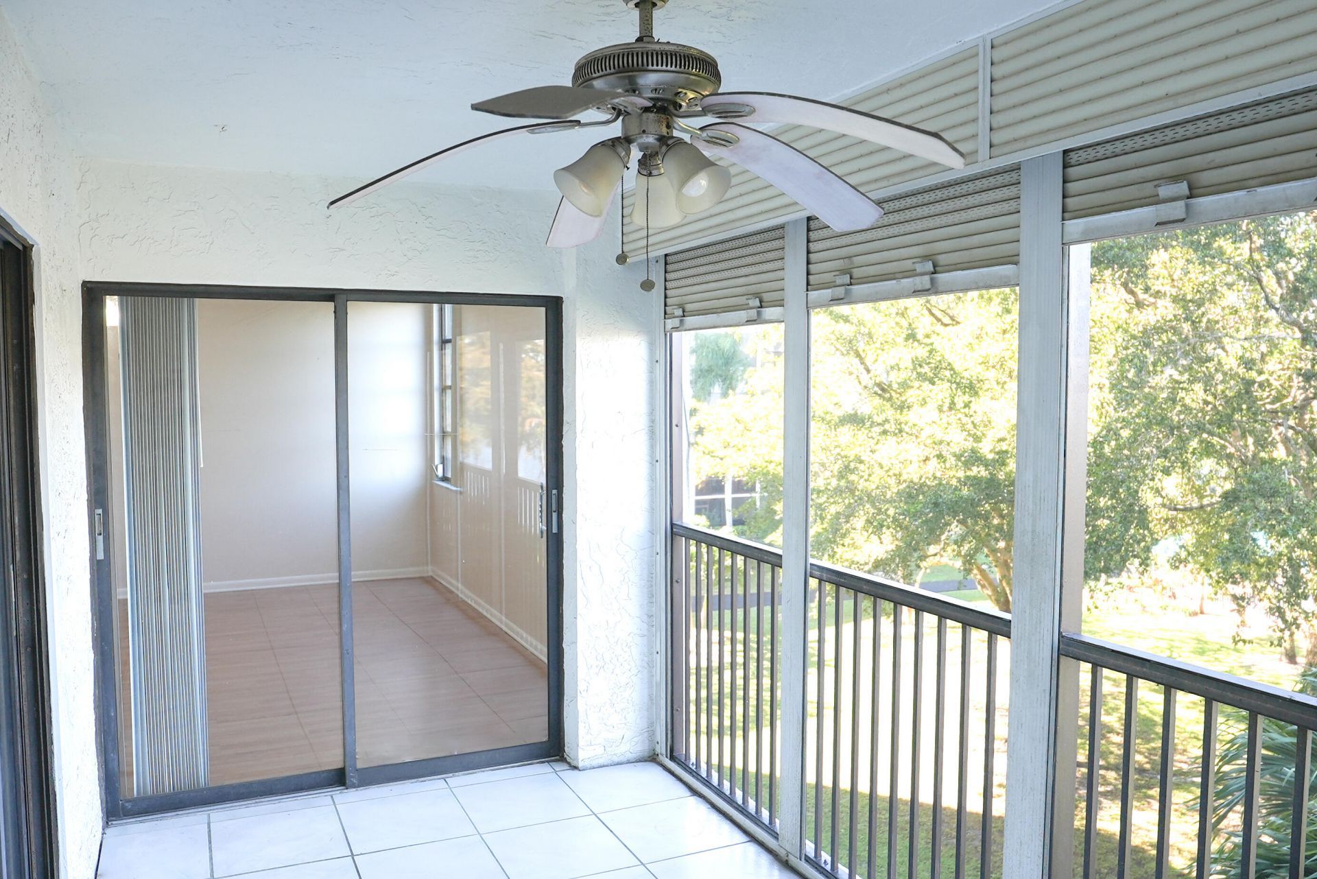 2112 S Cypress Bend Drive, Unit 404, Pompano Beach, FL 33069 Photo