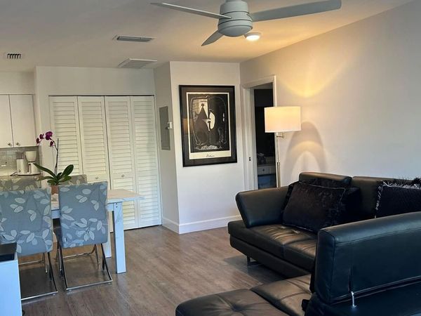 616 Executive Center Drive, Unit 5201, West Palm Beach, FL 33401