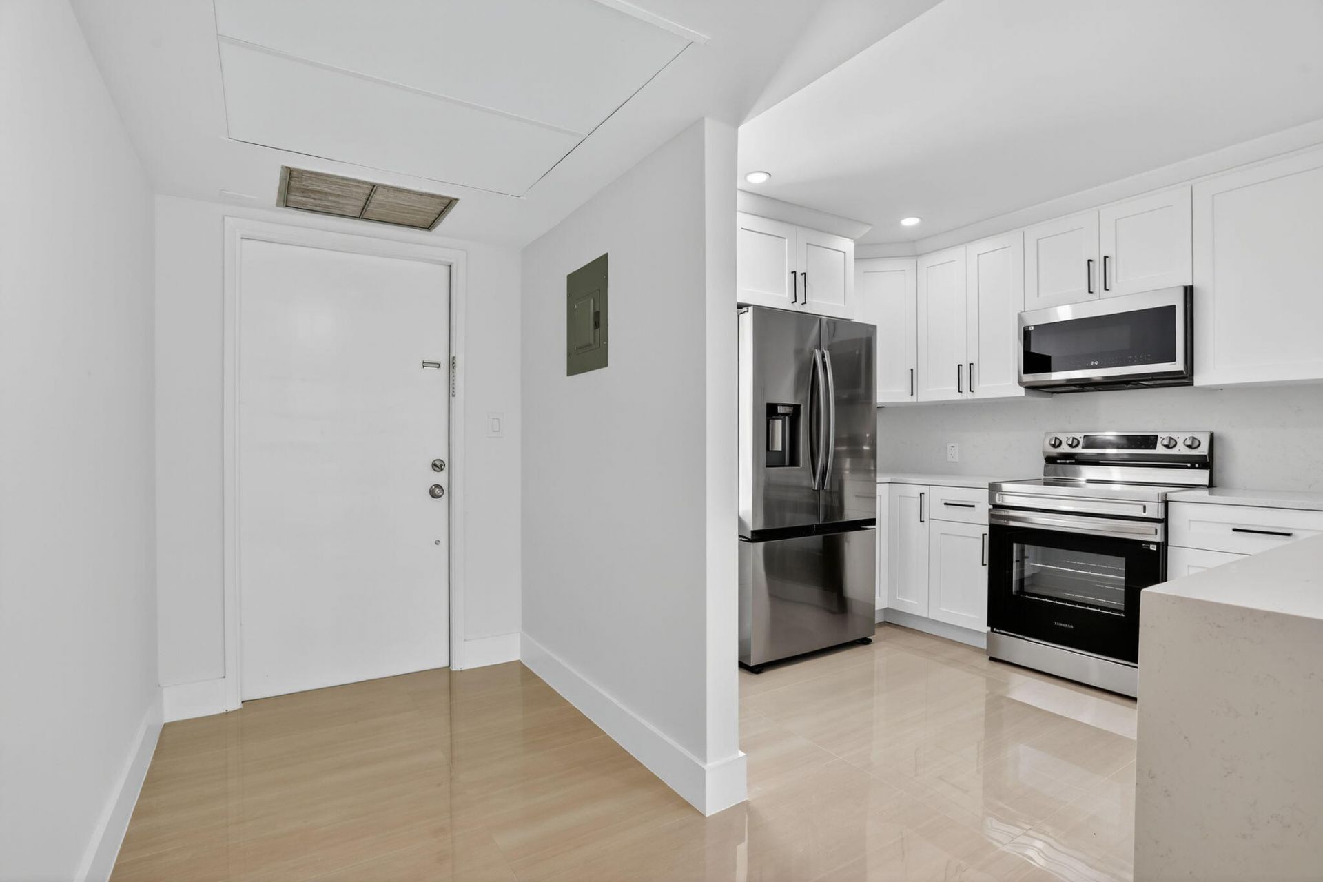 2651 S Palm Aire Drive S, Unit 305, Pompano Beach, FL 33069 Photo