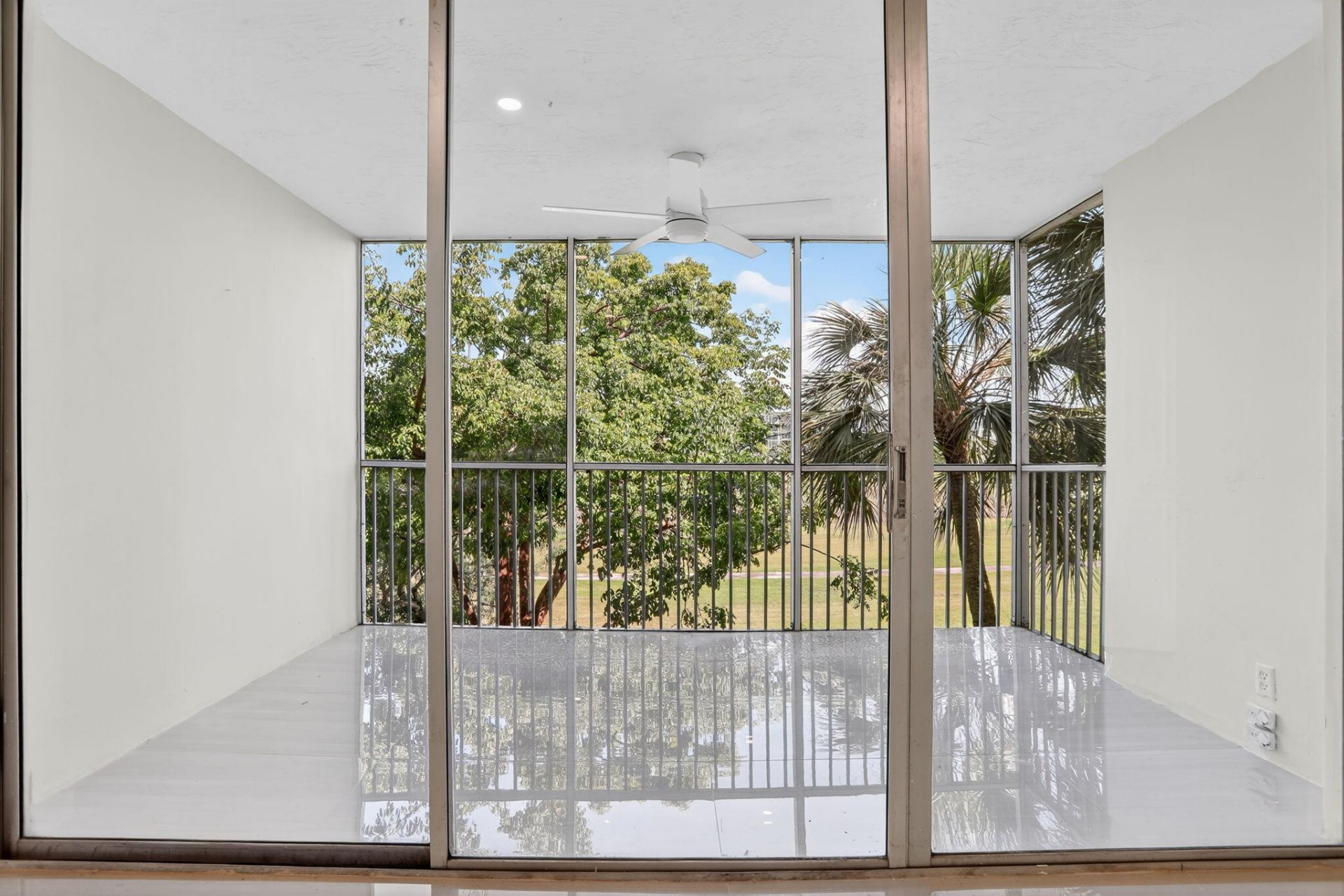 2651 S Palm Aire Drive S, Unit 305, Pompano Beach, FL 33069 Photo