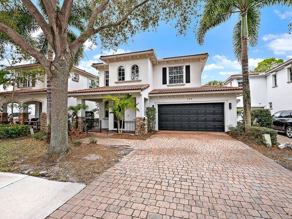 729 Duchess Court, Palm Beach Gardens, FL 33410