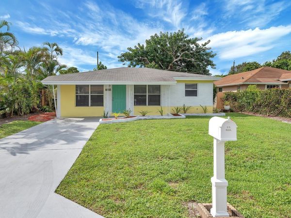 4882 Jefferson Road, Delray Beach, FL 33445