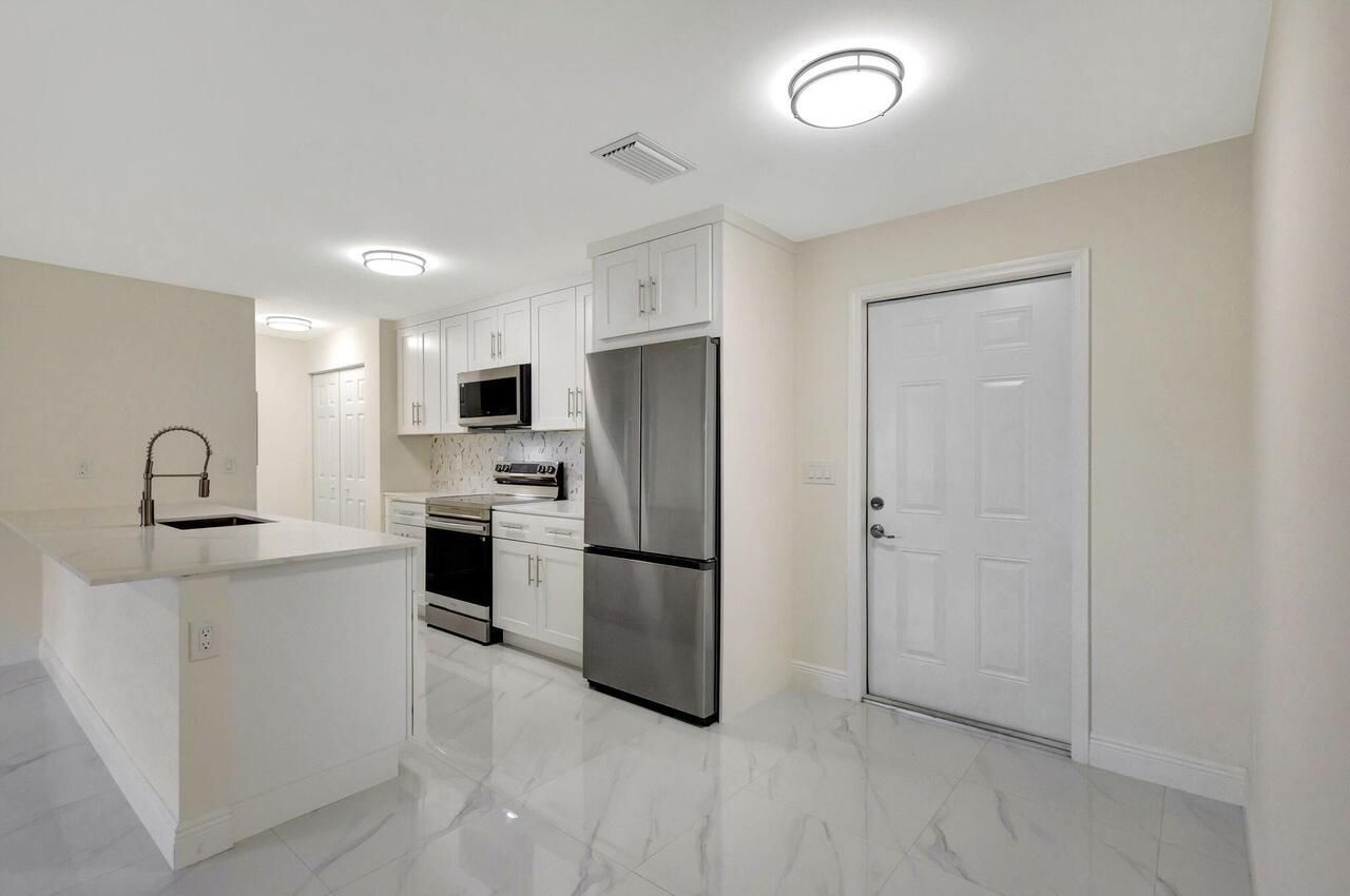 2016 Avenue S, Riviera Beach, FL 33404 Photo