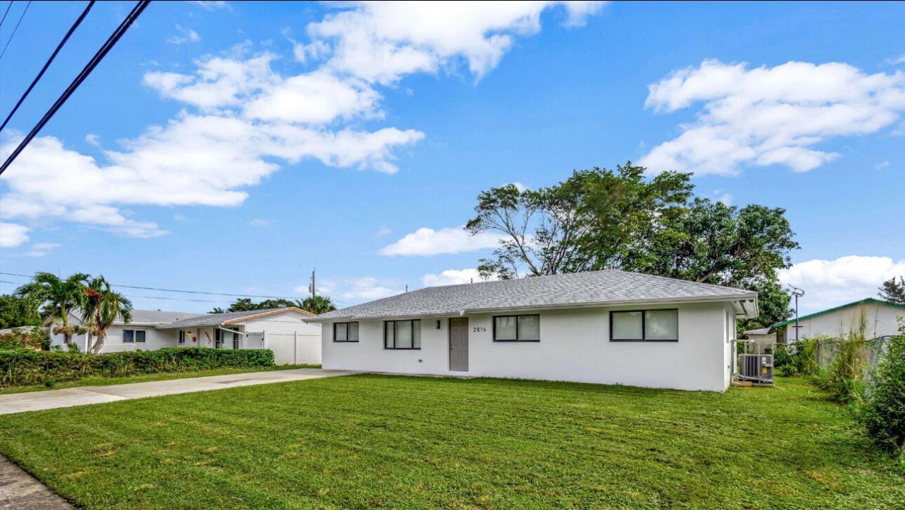 2016 Avenue S, Riviera Beach, FL 33404 Photo