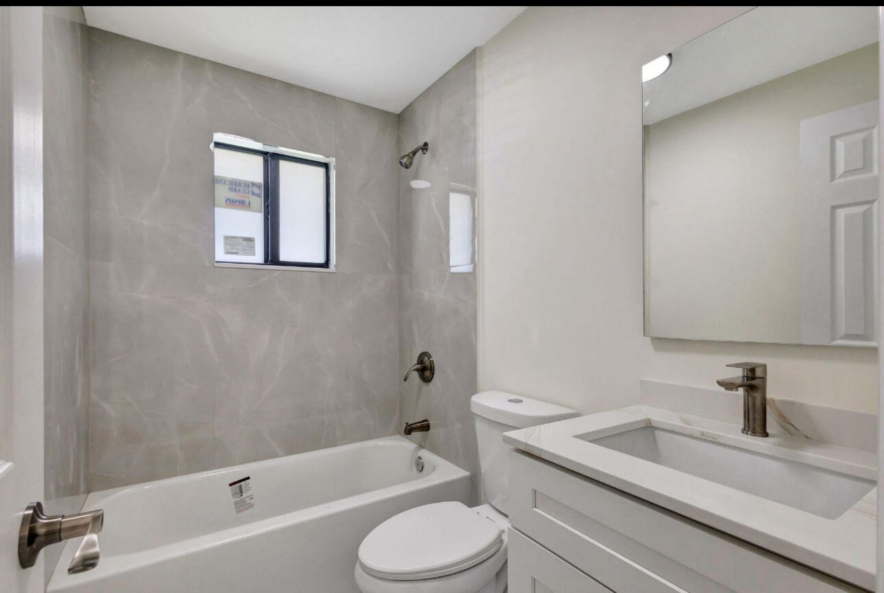 2016 Avenue S, Riviera Beach, FL 33404 Photo