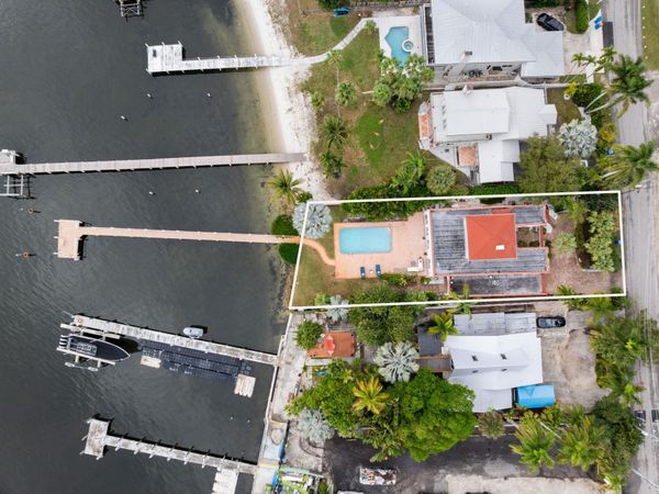 114 S Lake Drive, Lantana, FL 33462
