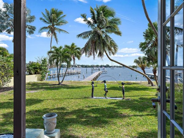 122 S Lake Drive, Lantana, FL 33462