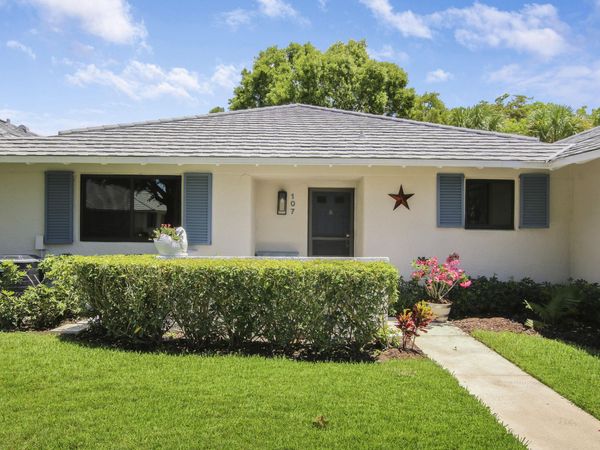 107 Club Drive, Palm Beach Gardens, FL 33418
