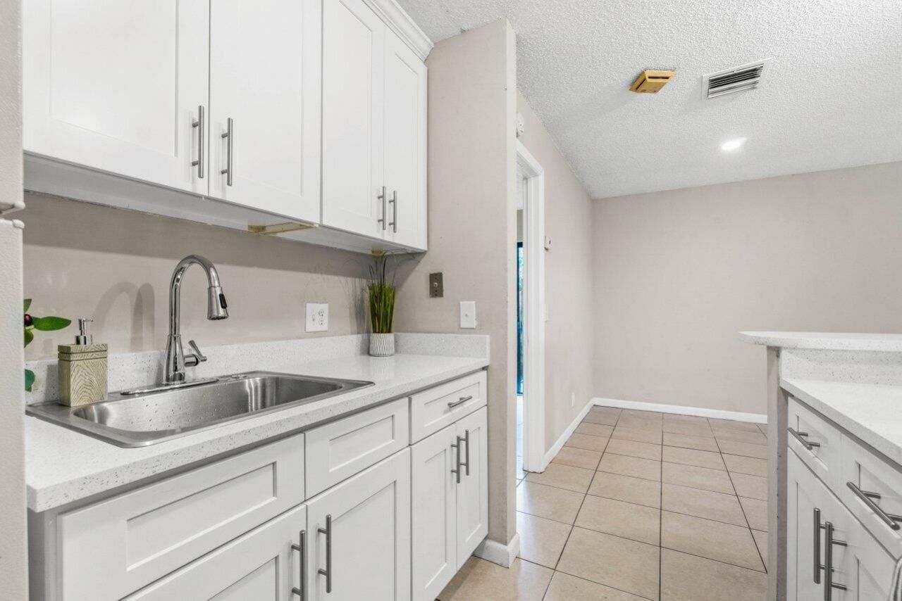 16 Crossings Circle, Unit D, Boynton Beach, FL 33435 Photo