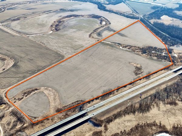 000 SE 52nd Street, Carlisle, IA 50047