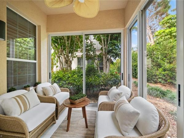 261 Colonade CIR, Unit 2701, NAPLES, FL 34103