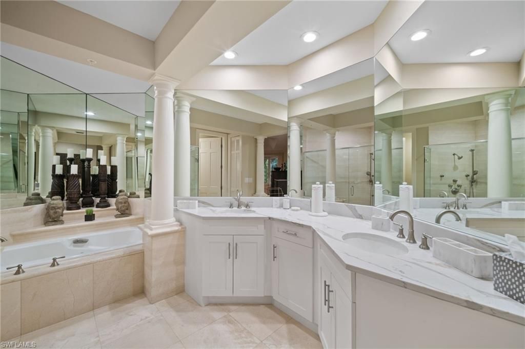 261 Colonade Cir, Unit 2701, Naples, FL 34103 Photo
