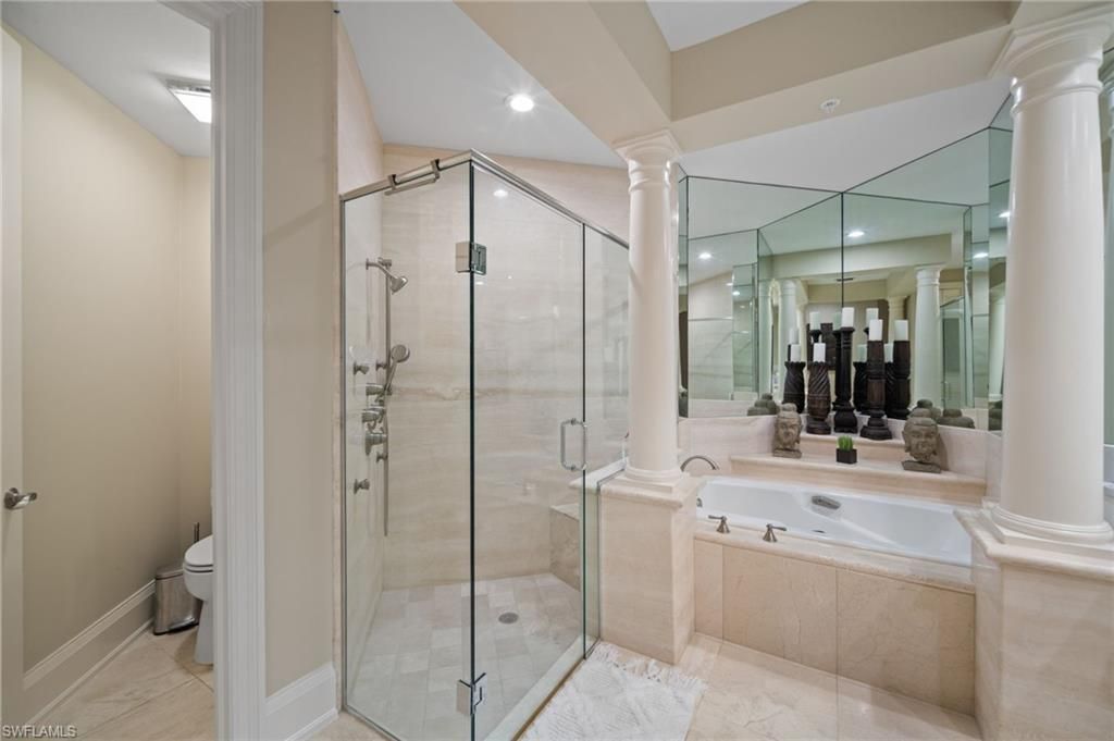 261 Colonade Cir, Unit 2701, Naples, FL 34103 Photo