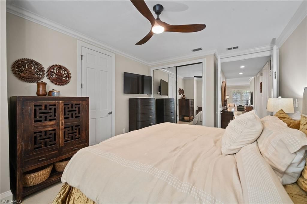 261 Colonade Cir, Unit 2701, Naples, FL 34103 Photo