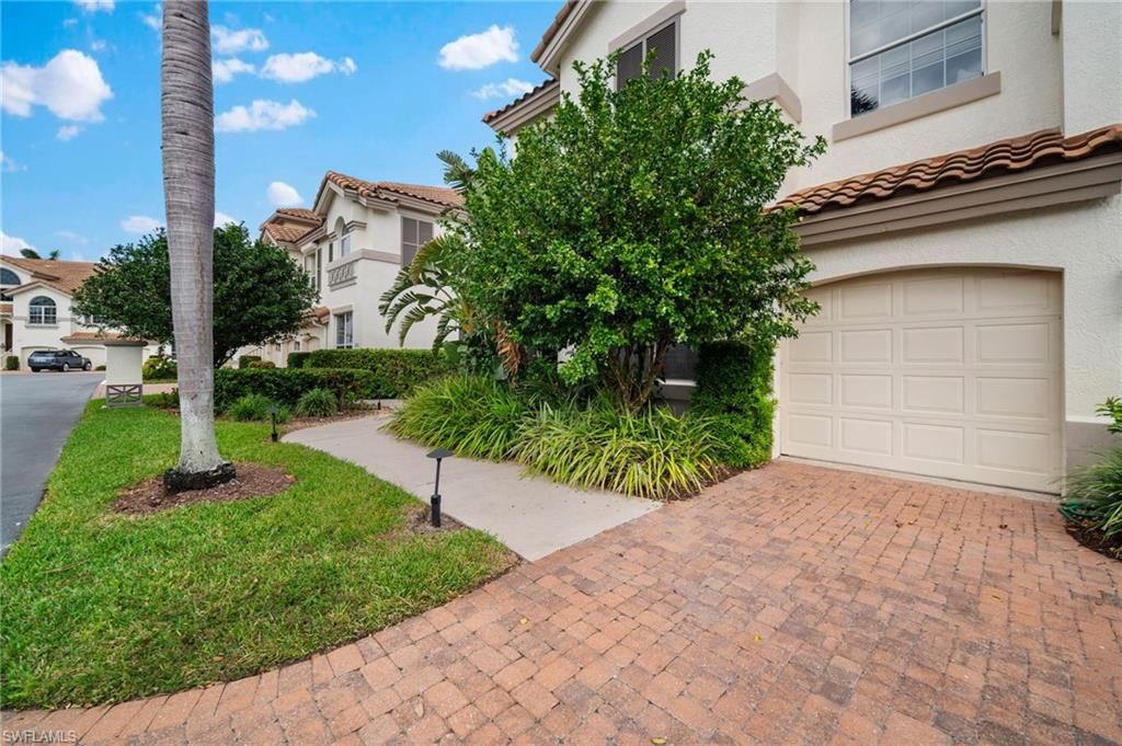 261 Colonade Cir, Unit 2701, Naples, FL 34103 Photo