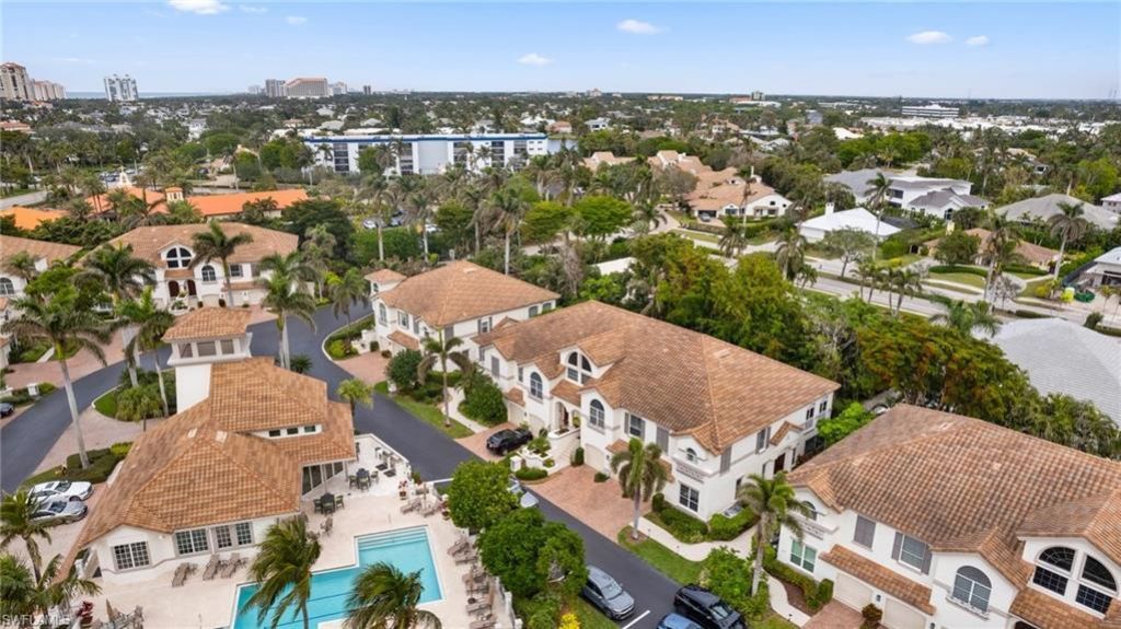 261 Colonade Cir, Unit 2701, Naples, FL 34103 Photo