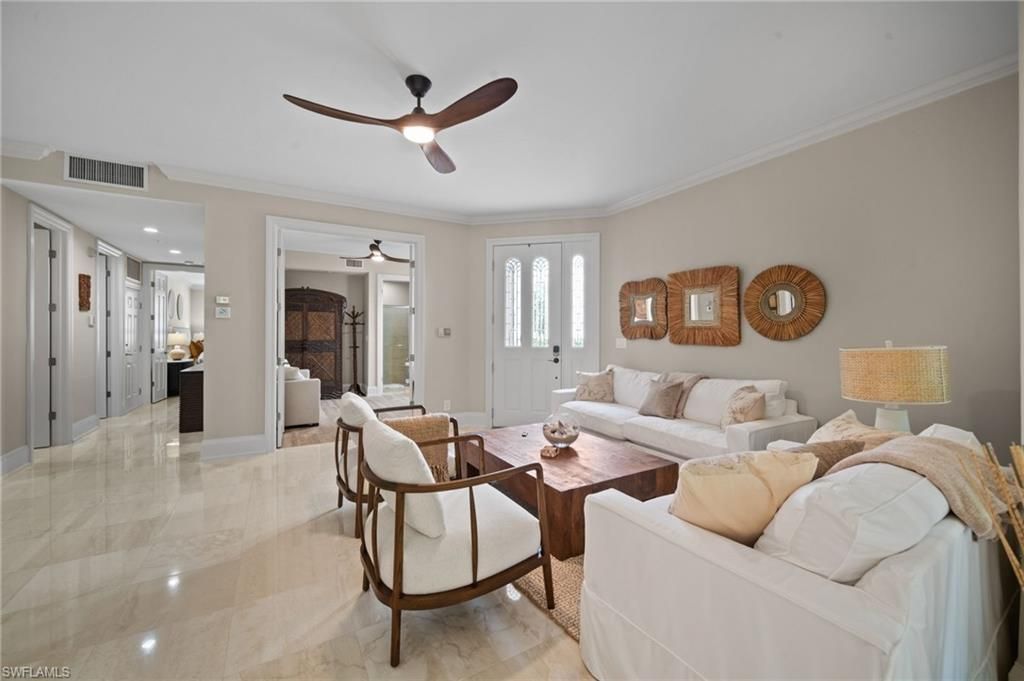 261 Colonade Cir, Unit 2701, Naples, FL 34103 Photo