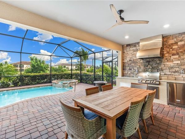 28075 Foxrock CT, BONITA SPRINGS, FL 34135