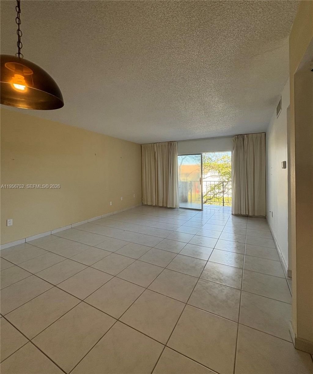 8950 NE 8th Ave, Unit 312, Miami, FL 33138 Photo
